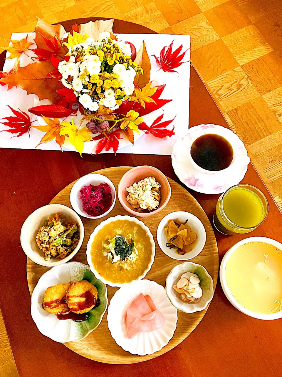 朝ごはん^ ^主役は落ち葉プレート🍂笑|HAMI69さん