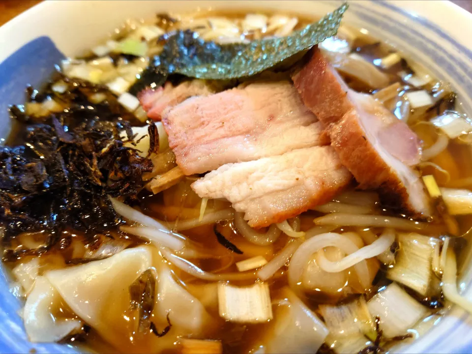 【期間限定】
【2016年創業】
麺屋 悠
揚げネギワンタンメン (1,200円)
＋半ライス (サービス、無料)
@大久保2分
 (JR新大久保駅から徒歩6分)
25301
〈醤146塩47噌󠄀22タ10昆9出15
F16冷27混4つ3焼1ポ1〉|大脇さん