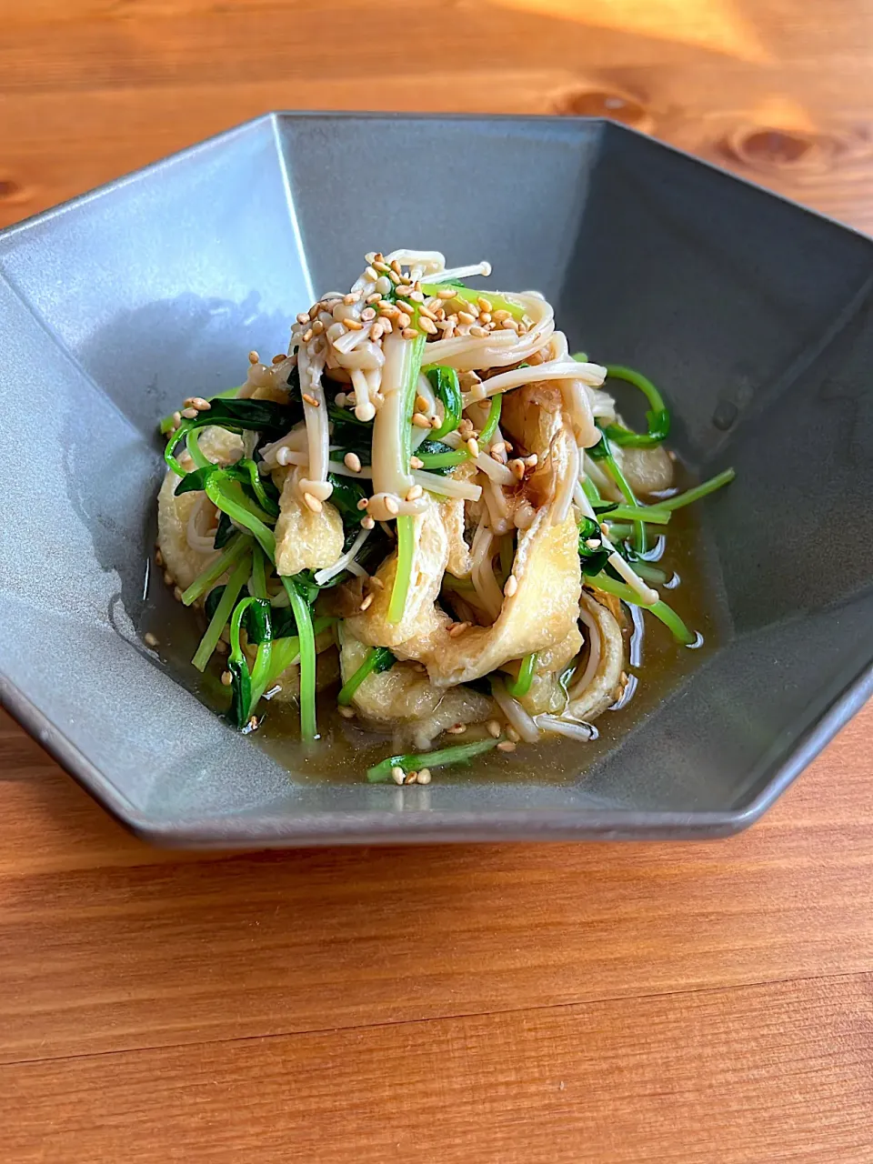 豆苗とうすあげの炊いたん|おさかなさん