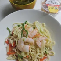 ☆夕飯☆塩焼きそば、味噌汁、プリン　　明日には帰って来る( ；∀；)|ｼｮｺﾗさん