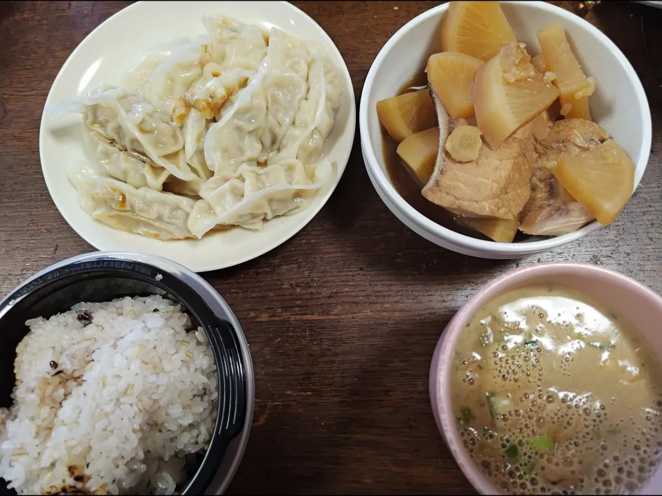 ブリ大根と餃子|アクちゃんさん