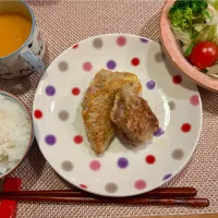 11/10の夜ごはん~豚ヒレのピカタ献立~|ゆかｕさん