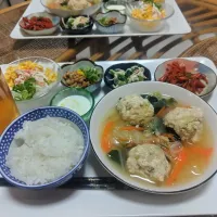 えのきの鶏団子野菜スープ定食です✨|rikako♪。.:＊さん