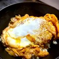 今夜は、ふわとろ玉子のカツ丼を頂きました😊🎵👍|ギムレットさん