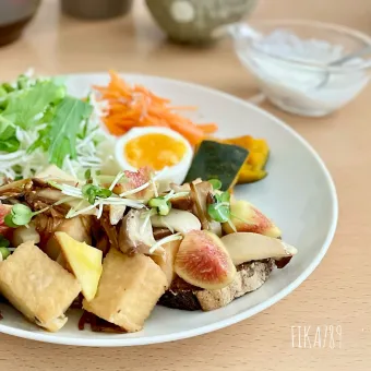 Snapdishの人気料理写真:もりもり盛って オープンサンド