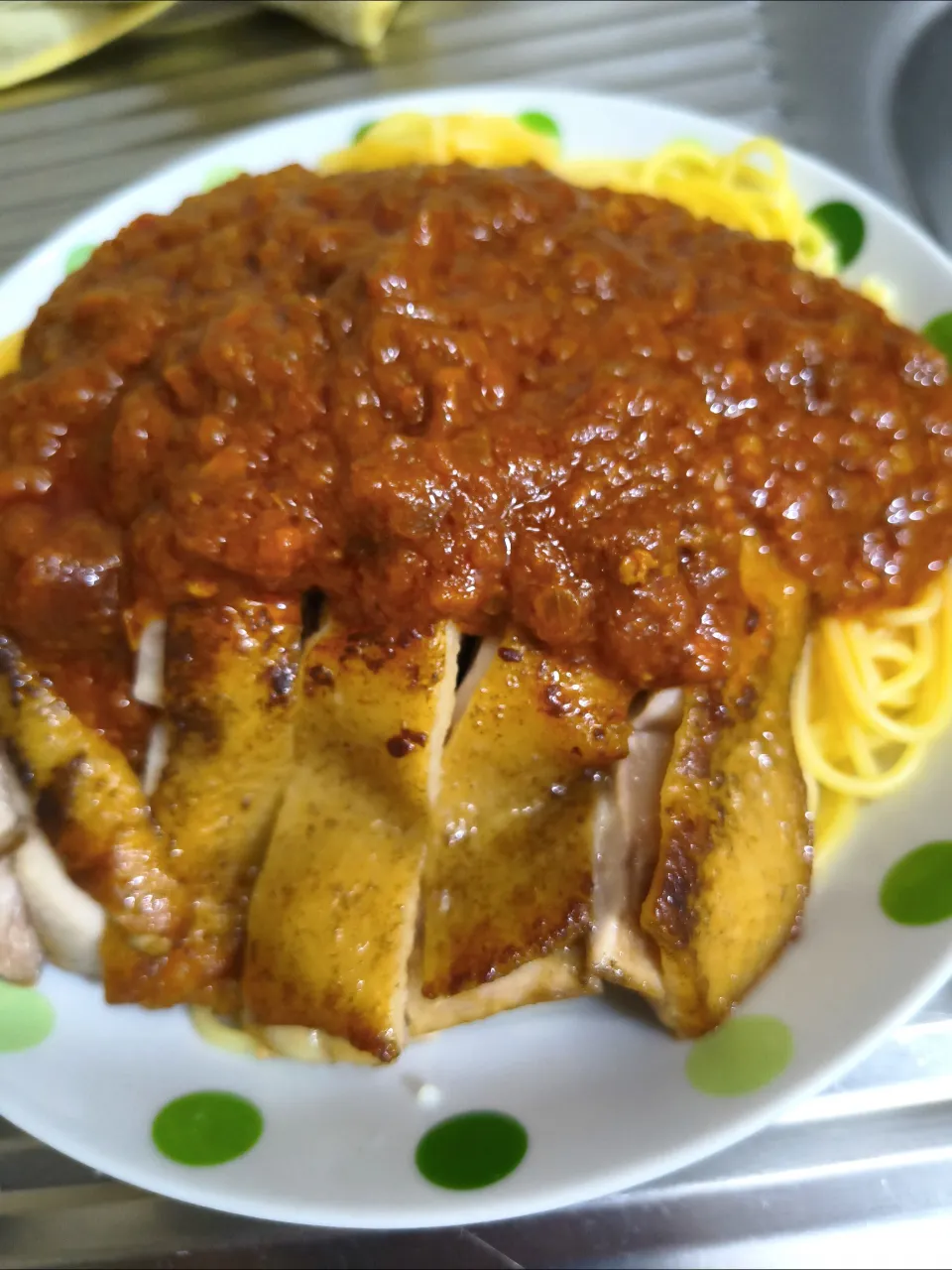 名古屋コーチンソテー載せボロネーズ|時雨さん