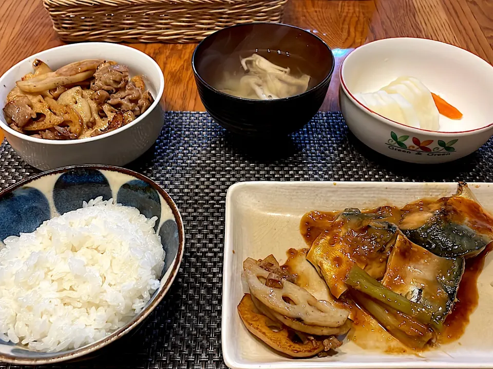 鯖の味噌煮とレンコンと豚肉の炒め物|kanonnさん
