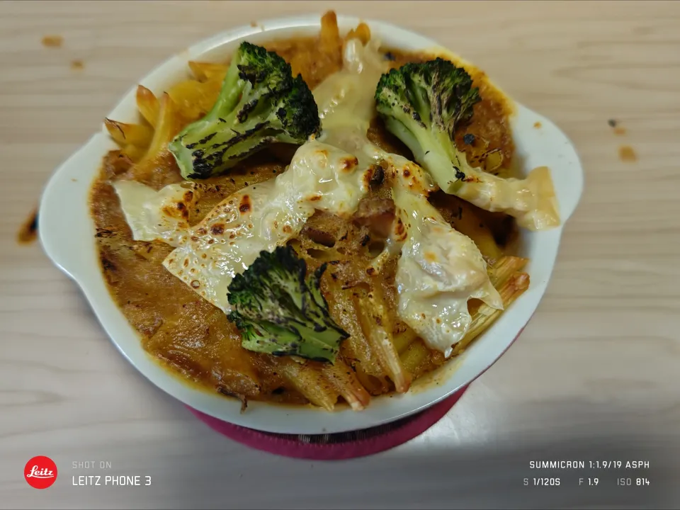 2025/11/10の温か食事メニューは福島県産大根と福島県産男爵芋のカレーマカロニグラタン|Tarou  Masayukiさん