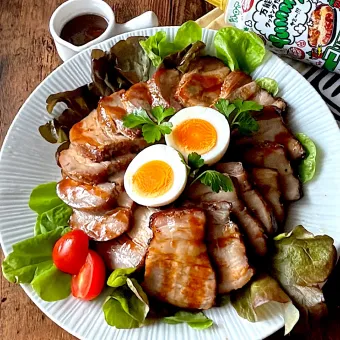 Snapdishの人気料理写真:超簡単　漬けて焼くだけで焼豚