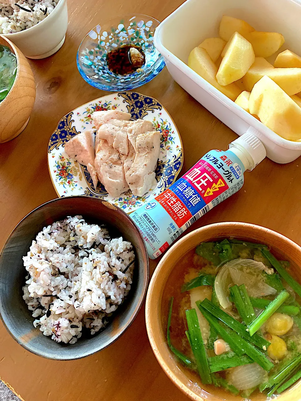 銀杏とニラのお味噌汁♡秋っぽい|さくたえさん