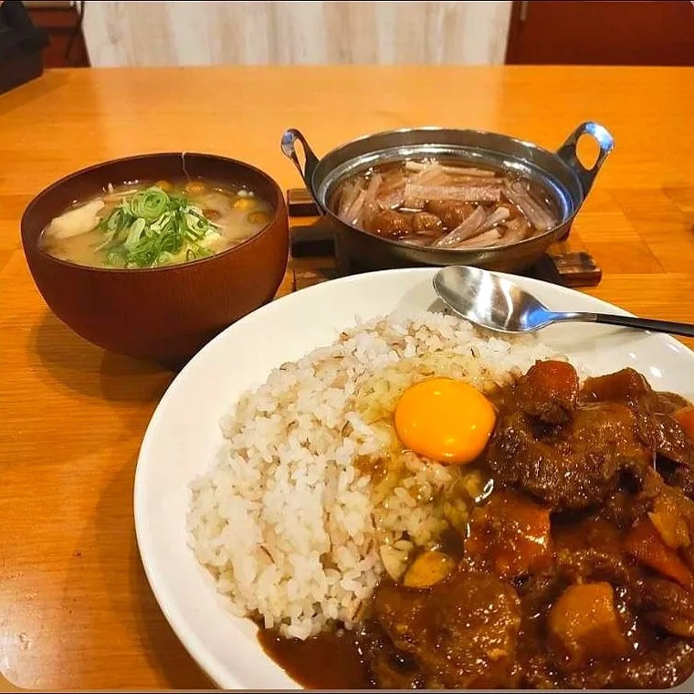 牛スジカレー|マニョモさん