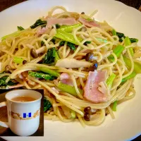 今日の麺好き男のランチは                                          「小松菜ベーコン和風パスタ・オニオンスープ」| mottoさん