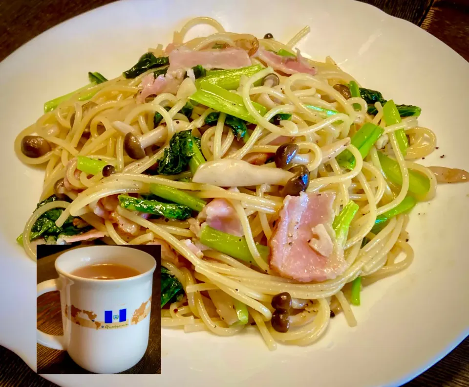 今日の麺好き男のランチは                                          「小松菜ベーコン和風パスタ・オニオンスープ」|mottoさん