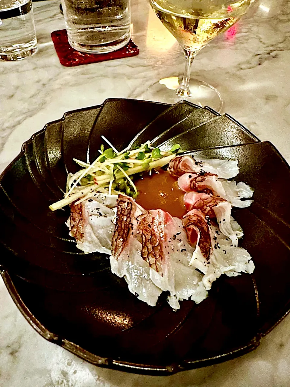 Red sea bream sashimi with su-miso|gonbenさん