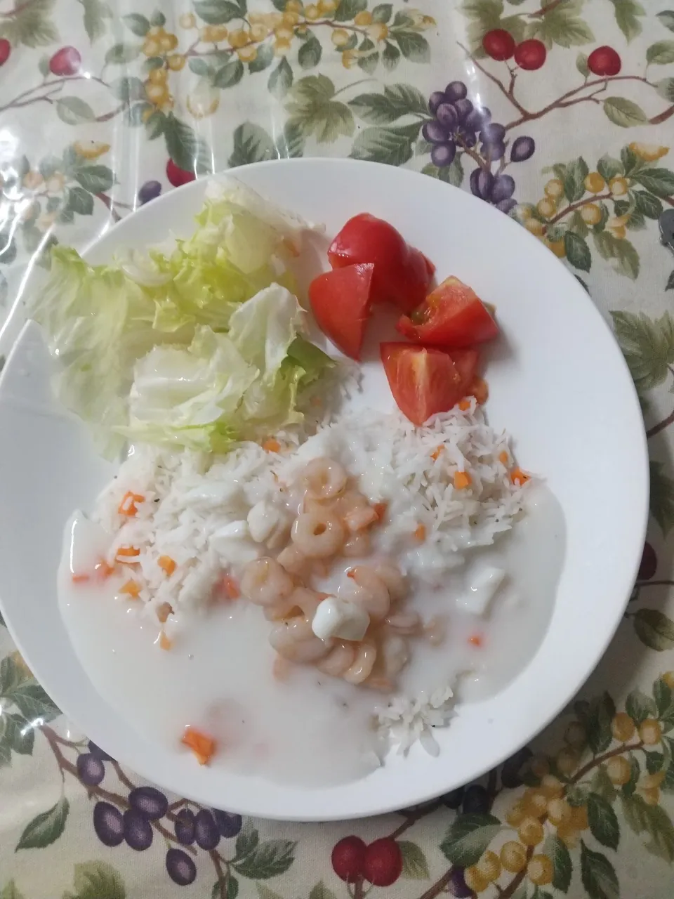 さっぱりシーフードピラフ(ホワイトソースがけ)|はやとさん