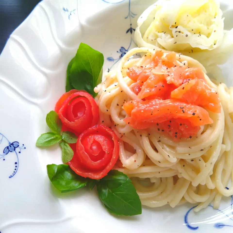 サーモンポキ乗せクリームチーズスパゲッティ|きこりnoteさん