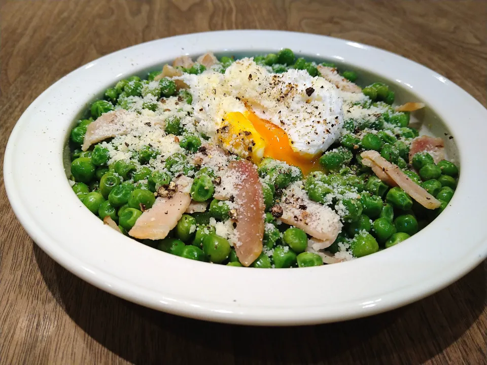 グリーンピースのホットサラダ|古尾谷りかこさん