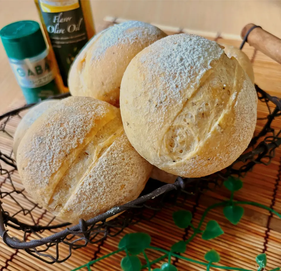 黒胡椒とローズマリーのハードプチパン|*seiko*さん