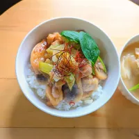 鶏もも肉のピリ辛ガリバター葱味噌󠄀ボウル|mi_neneco♪さん