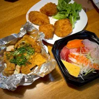 海鮮丼と、白身魚のフライと、厚揚げ焼き| もえさん