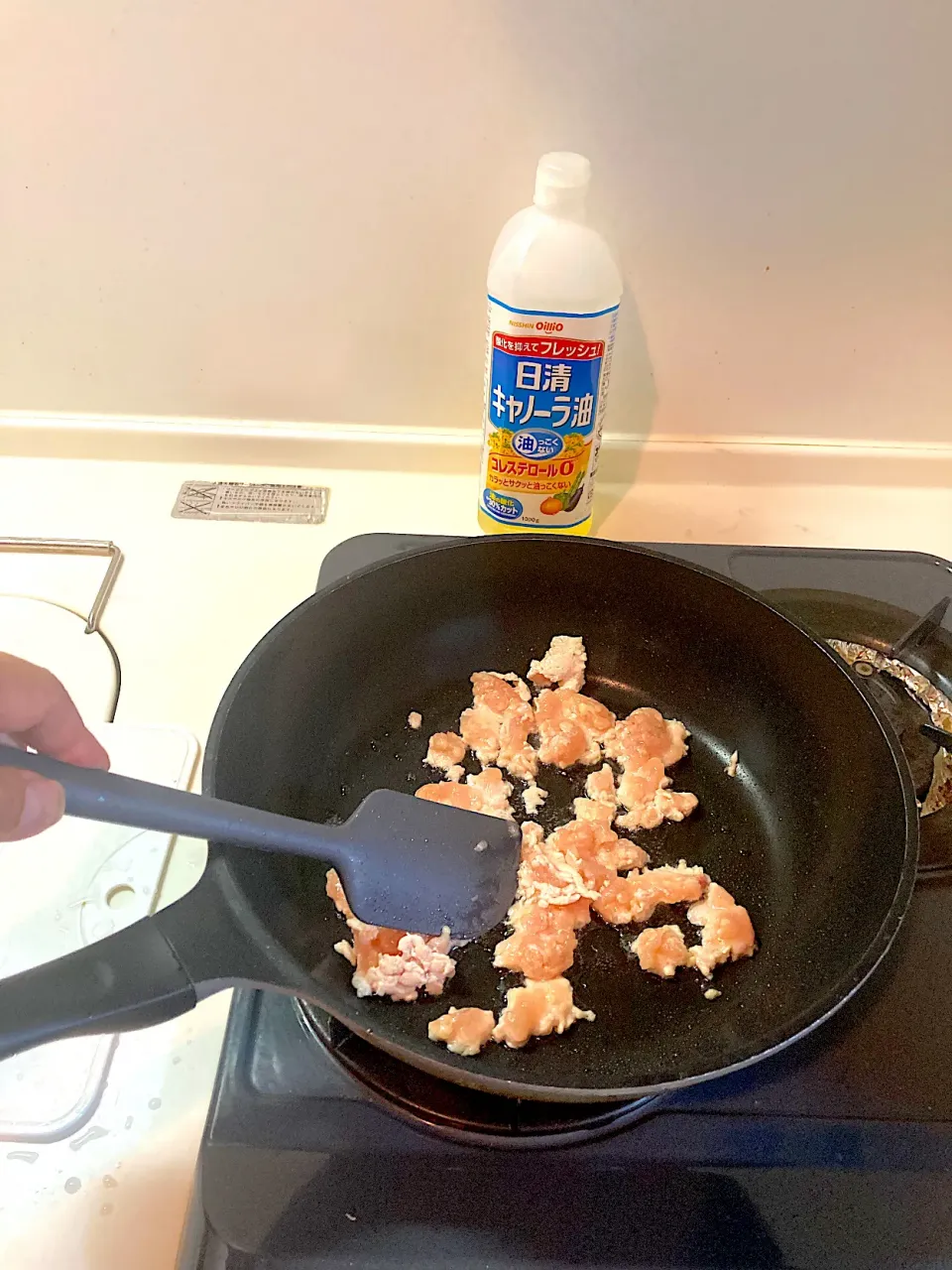 今日の晩ご飯③  鶏むね挽き肉を炒めます|なびさん