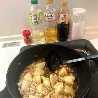 今日の晩ご飯⑤  水、ほんだし、醤油、酒、みりん、砂糖を入れて煮込みます。|なびさん