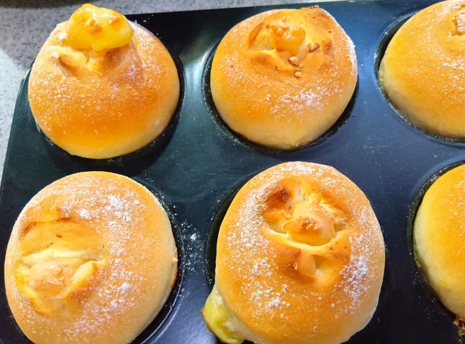 マフィン形でチーズ丸パンを焼きました🧀|さくらんぼさん