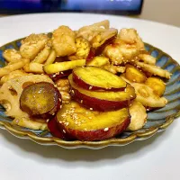 さつまいもと蓮根、ささみの甘辛炒め|とみおさん