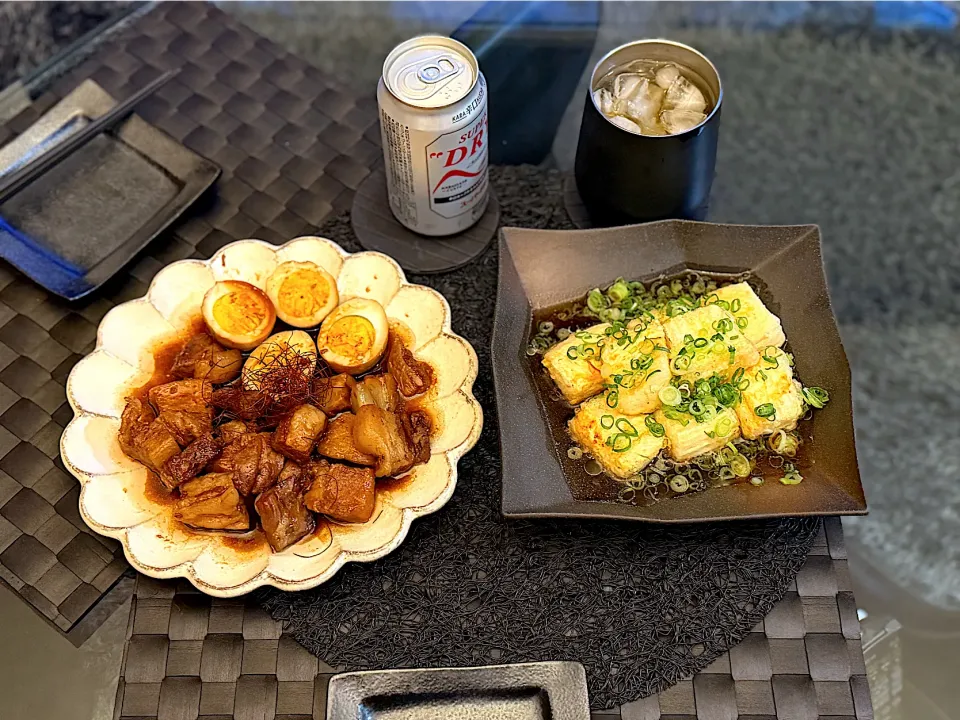 今夜の娘と晩酌ごはん🍺🥃
豚の角煮と揚げ出し豆腐😋|yokoさん