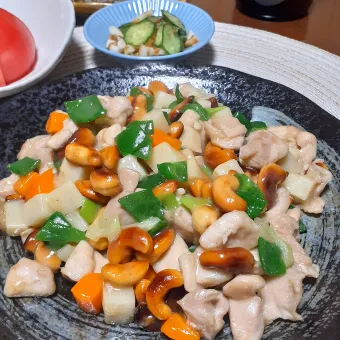 Snapdishの人気料理写真:鶏肉のカシューナッツ炒め🎶