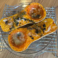 バターナッツかぼちゃのガーリックハーブグリル|愛さん