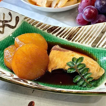 Snapdishの人気料理写真:ぶり大根 🐟