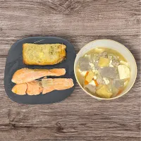 具沢山豚汁と鮭と栃尾揚げ|瀬名さん