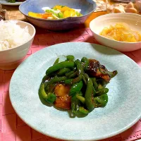 ブリとピーマンのピリ辛マヨ炒めの晩ごはん| ゼニコさん