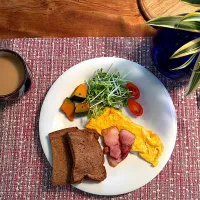 ローゼルさんちの朝ごはん　2025・11・12|ローゼルさん