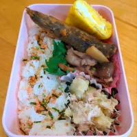 メヒカリの唐揚げときのこと豚肉の甘辛焼き弁当|さやかさん