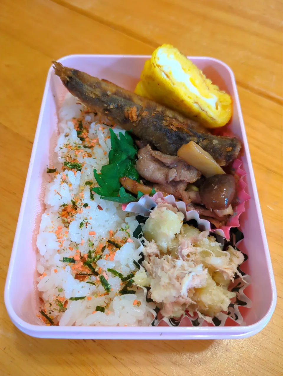 メヒカリの唐揚げときのこと豚肉の甘辛焼き弁当|さやかさん