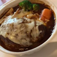 ランチ・チーズ煮込みハンバーグ（ライス大盛り・サラダ）|まさとさん