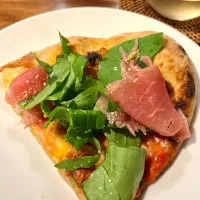 生ハムとルッコラのナポリピッツァ🍕| アッコ✨さん