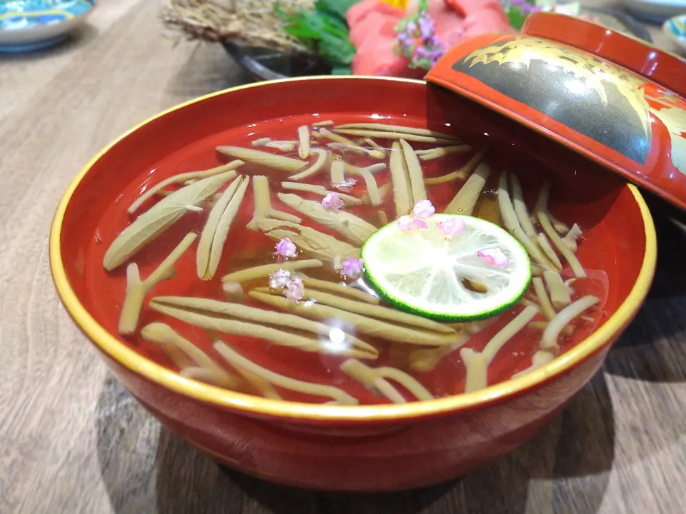 じゅんさいのお吸い物|古尾谷りかこさん