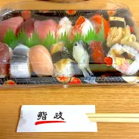 お寿司盛り合わせ。| くろーぶやんさん