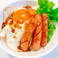 目玉焼きウインナー丼 ～生姜醤油がけ～|mico☺︎さん