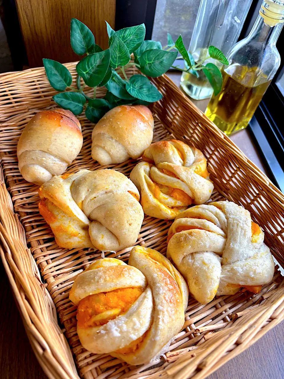 ハロウィン翌日🎃カボチャのねじりパン|はやちんさん