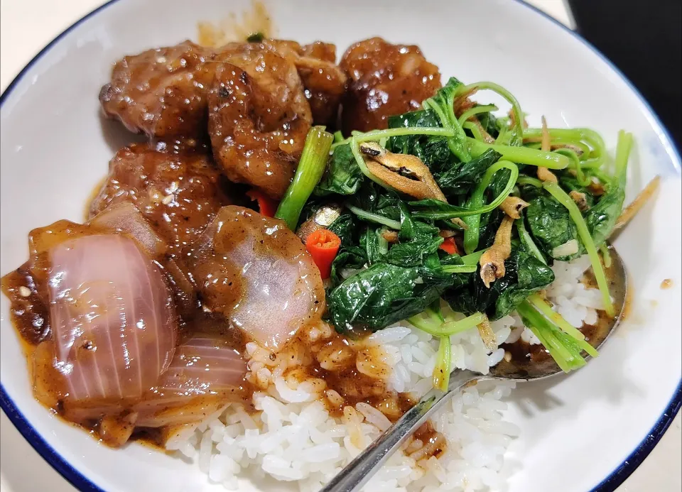 Dinner Black pepper pork &  stir fry ikan bilis spinach with rice 😋🍚🐷🌶️🌿|🍒lynnlicious🍒さん