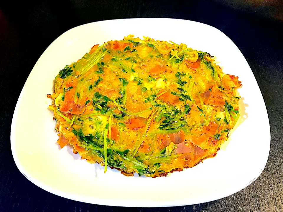 自家栽培の豆苗と卵とベーコンの炒めもの|なみさん