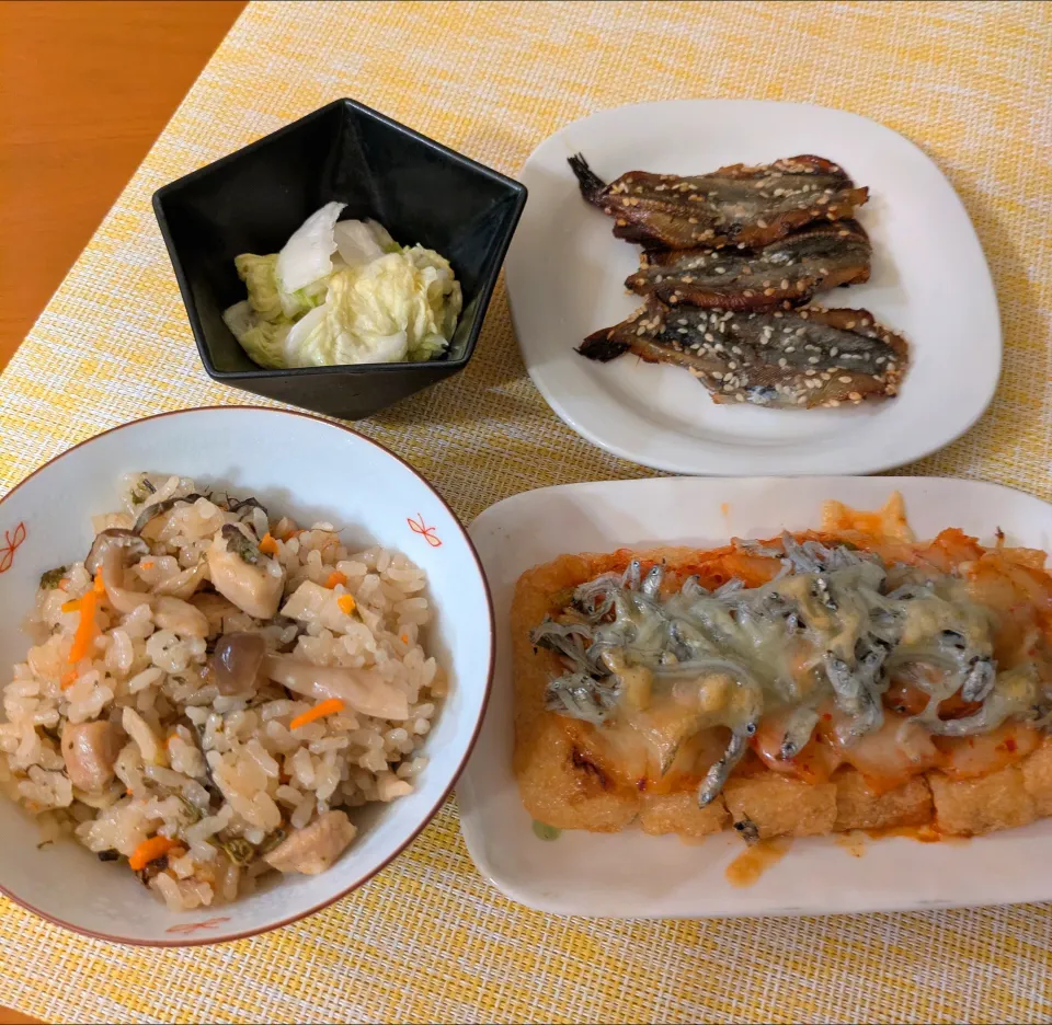 ☆炊き込みご飯　☆あげのキムチー焼　☆焼シシャモみりん　☆浅漬け|chikakoさん