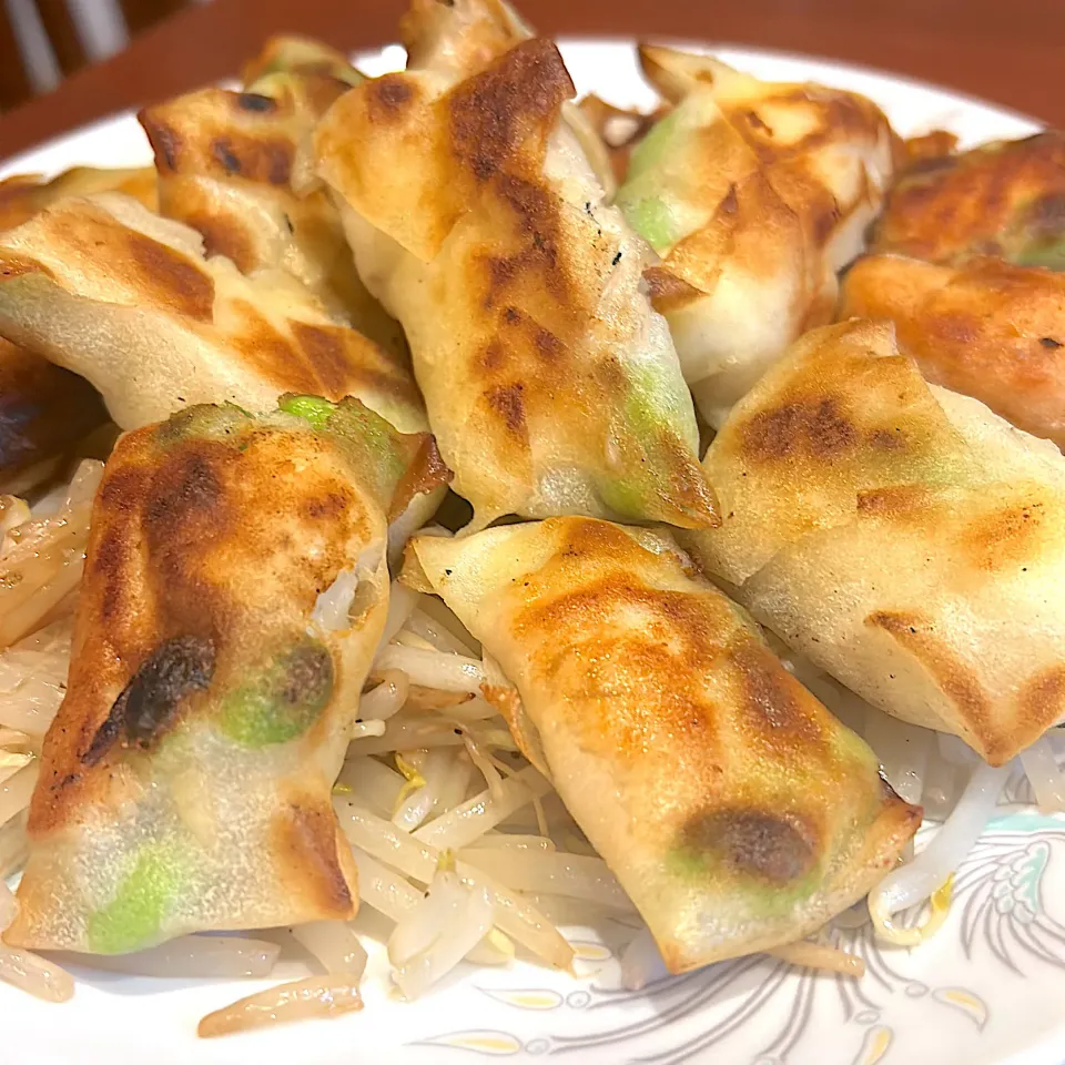 はんぺんと枝豆とチーズの揚げ焼き|mokoさん