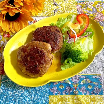 Snapdishの人気料理写真:和風ソースハンバーグ🍂