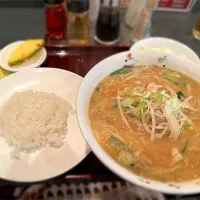 ランチB（味噌ラーメンと半ライス）@中国料理 龍苑|morimi32さん