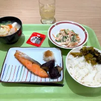 寮の朝ごはん😋鮭|すかラインさん